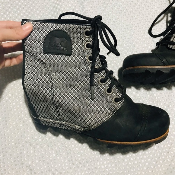 Sorel Womens Lexie Ankle Boots
Booties Black White Leather Cap Toe
Lace Up - Picture 4 of 12